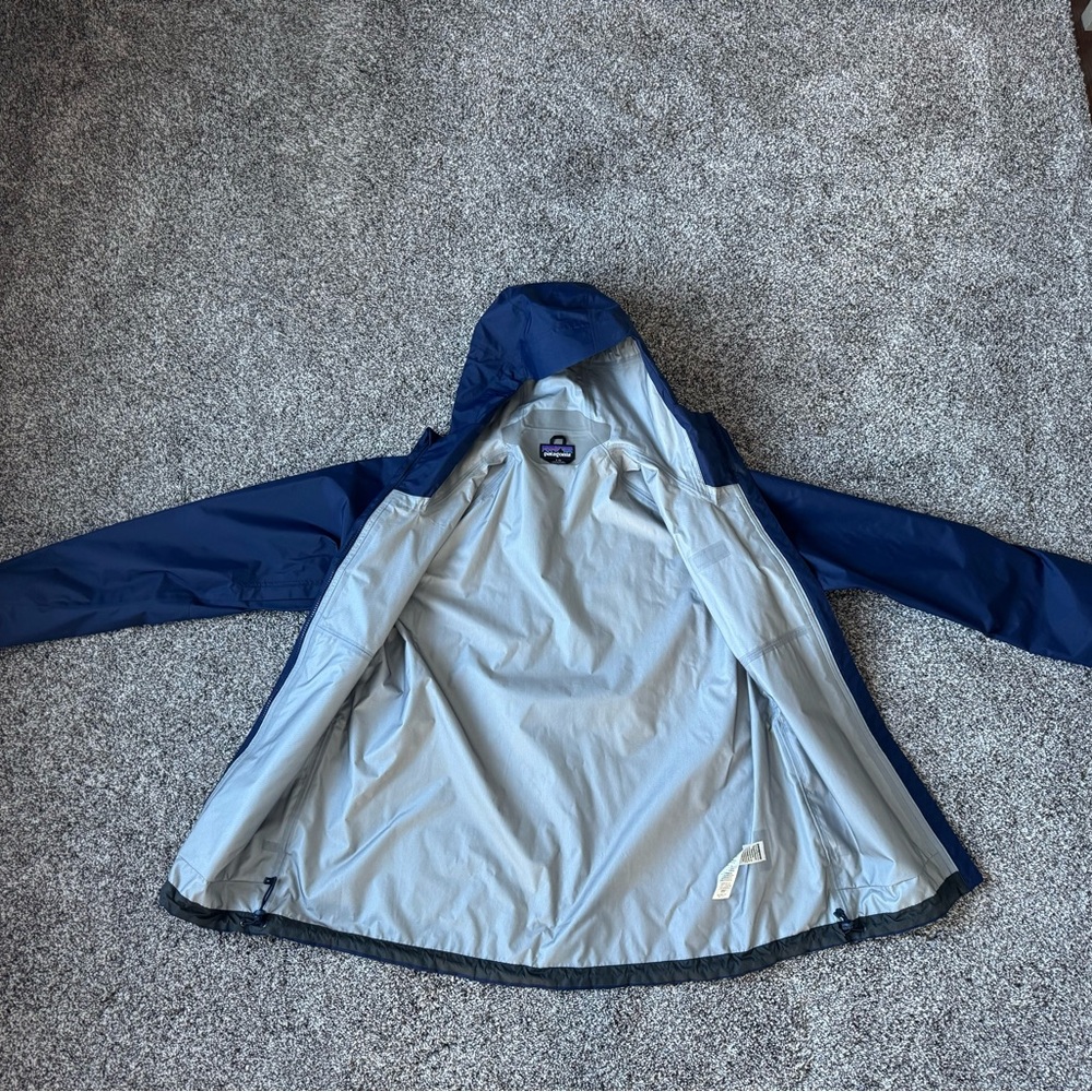 Patagonia Men’s Torentshell Rain Jacket - Picture 4 of 9